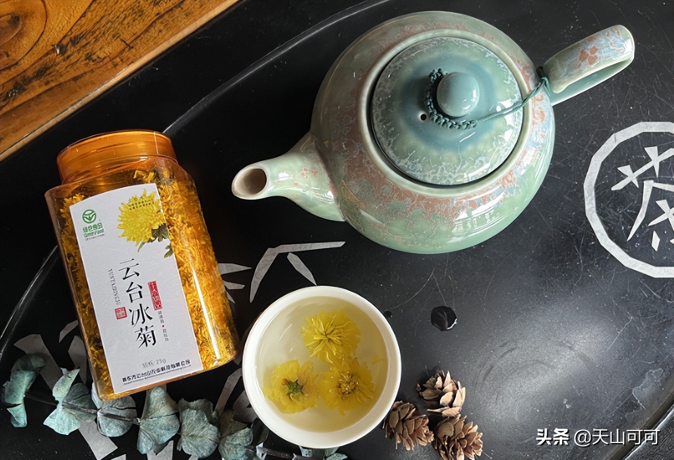 菊花搭配什么不凉不热还去火,夏天喝哪种菊花清热解暑