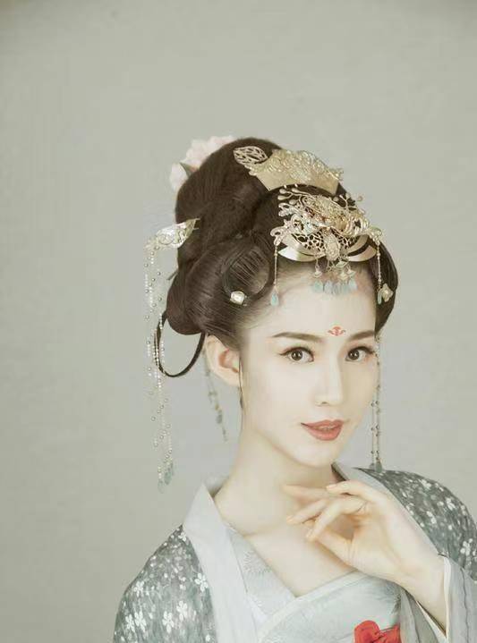 中国女篮王思雨照片好看一点的,徐杰和张茹王思雨身高啥关系