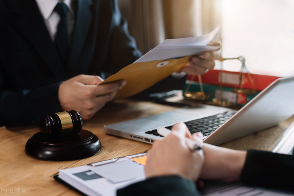 欠钱不还找律师起诉律师费怎么算,欠钱不还打官司律师费是由谁承担