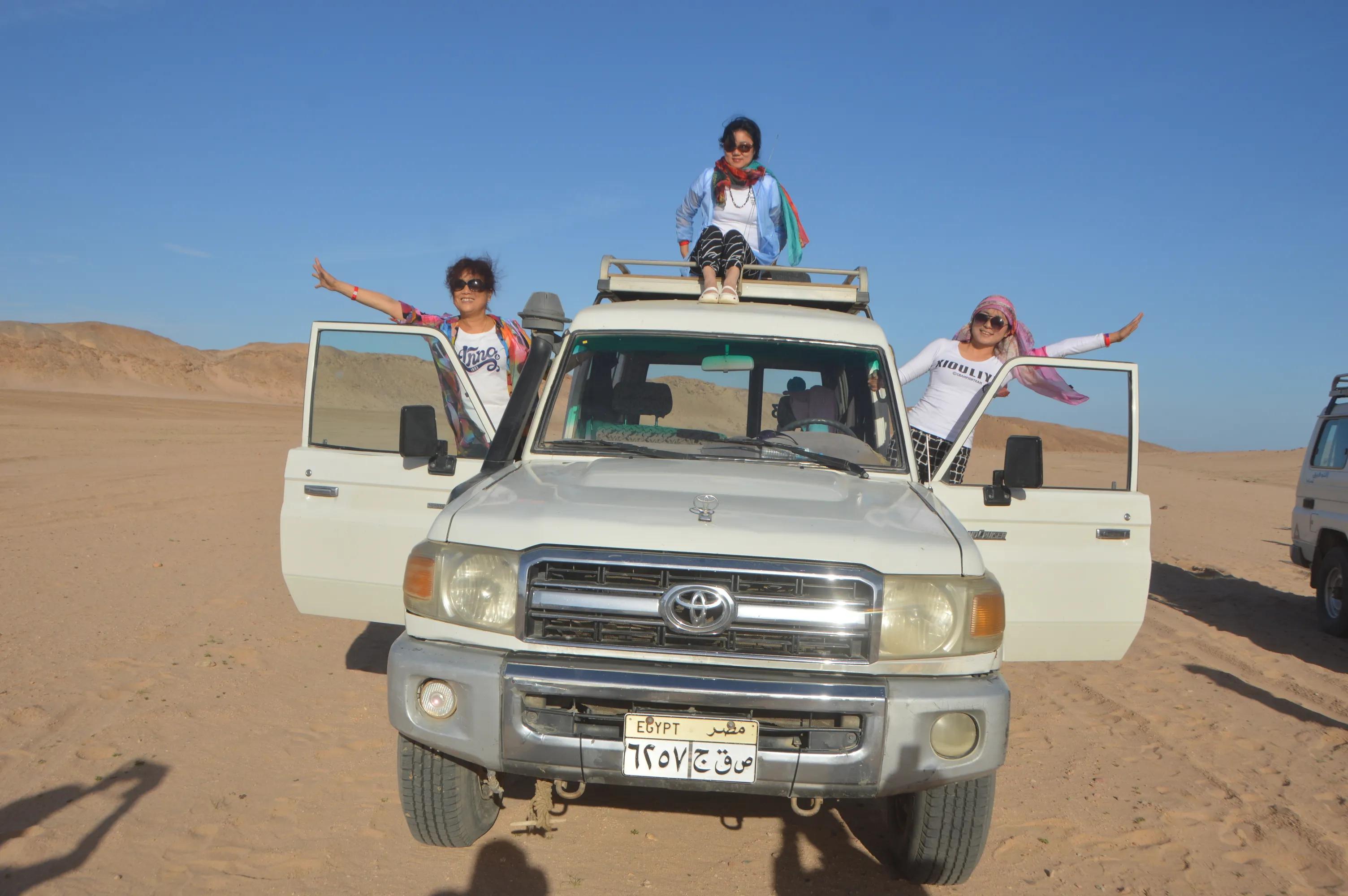 沙漠之旅穿越沙漠,组团穿越迪拜沙漠之旅