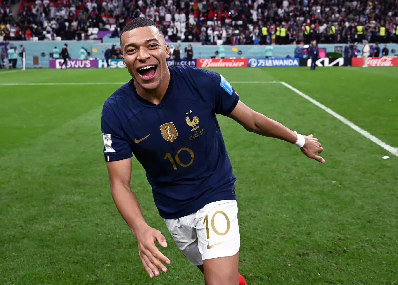 世界杯决赛梅西姆巴佩争比赛用球,世界杯决赛梅西姆巴佩对决