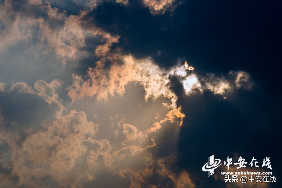 阳光破云而出的图,阳光破茧而出