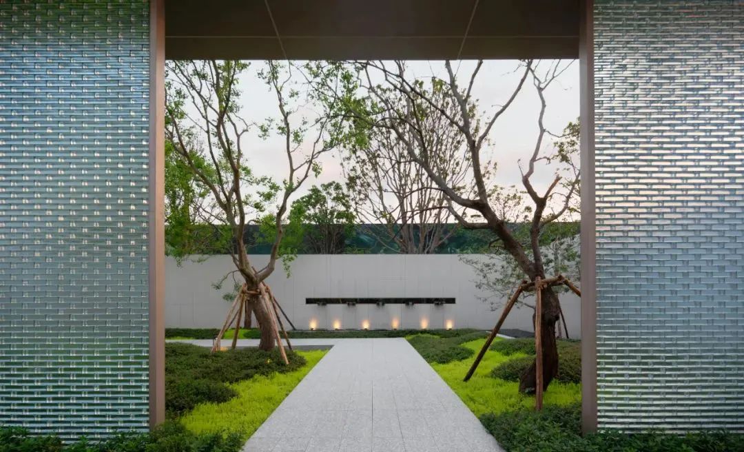 中营腾憬｜示范区如何通过玻璃做出亮点，设计+选材+施工工艺