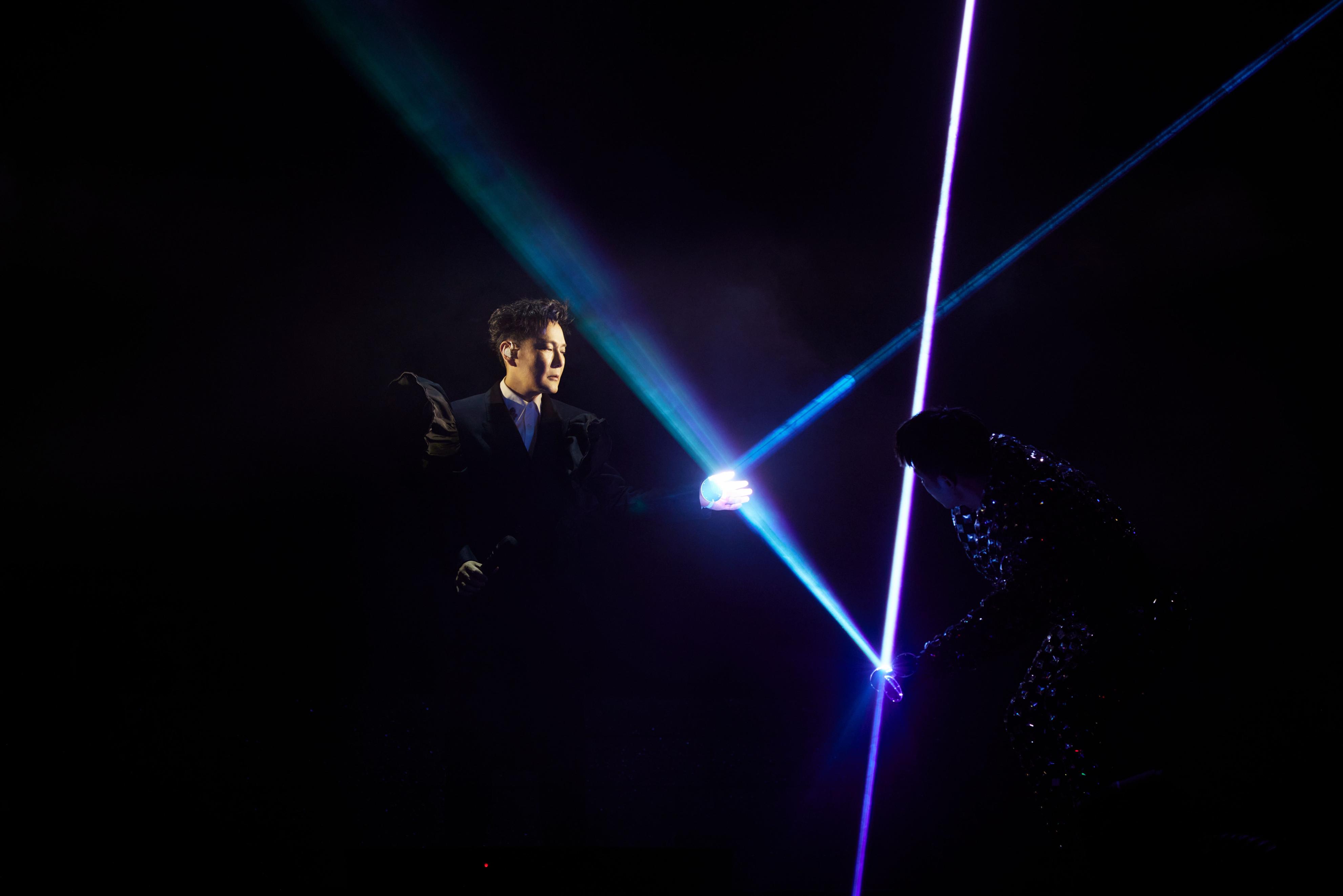 张信哲未来式2.0演唱会等候开场,张信哲未来式演唱会开场