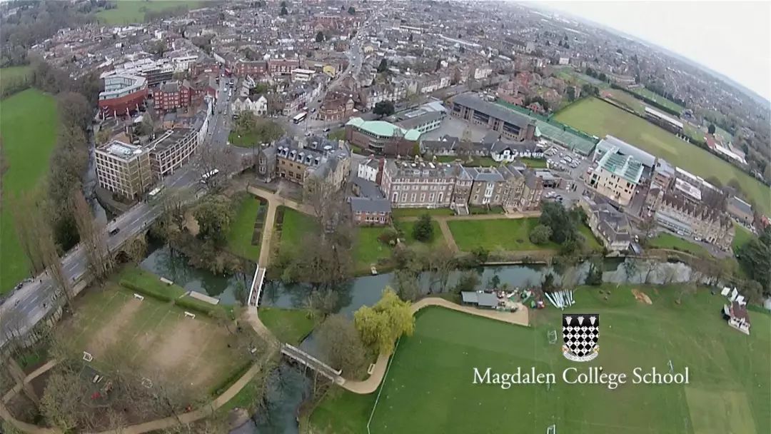 英国王室怎样住进白金汉宫,英国哈罗国际入学条件