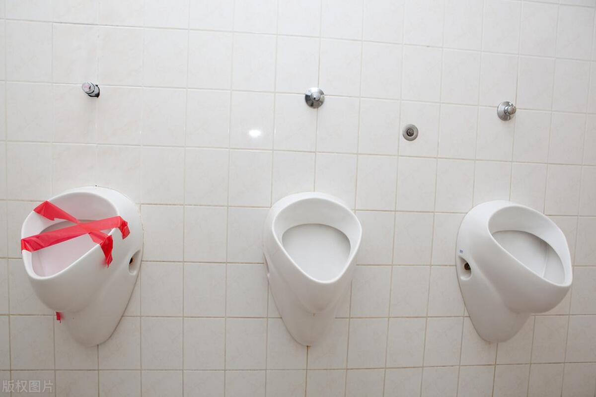 年轻男性享受*艳猎**生活，确诊前列腺癌后悔不当初