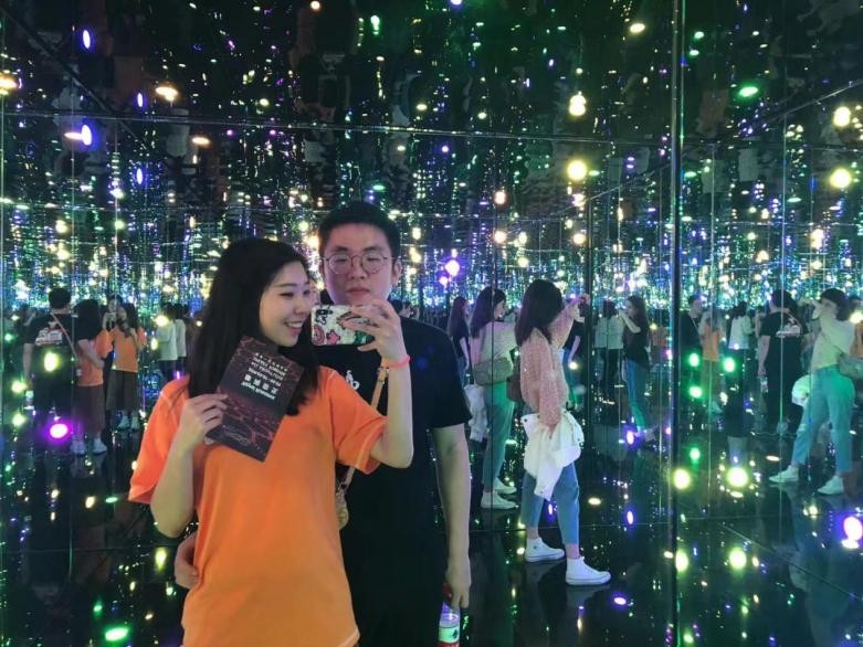 90后边上班边创业月入5万,90后辞掉月薪6000的工作创业