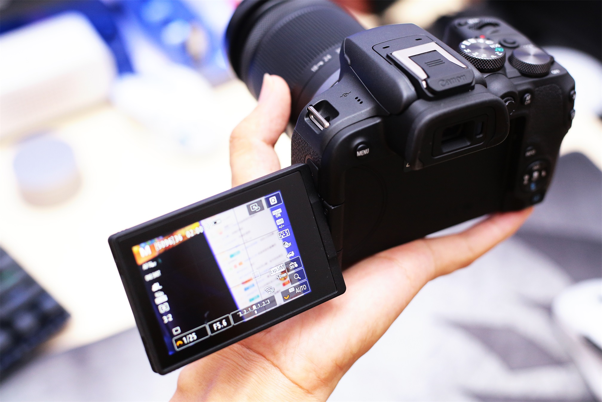 佳能5d3和佳能r10哪个好,佳能5d3和佳能r10对比