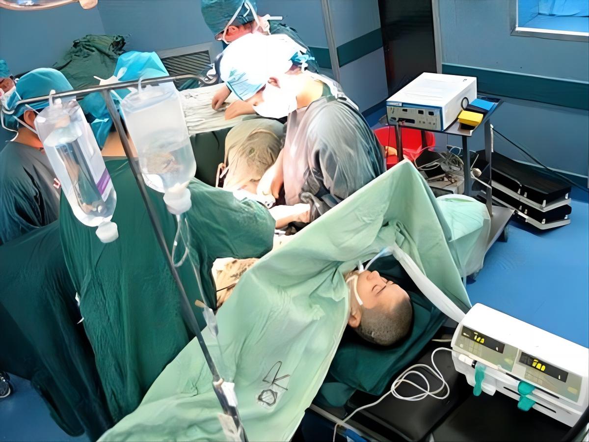 女孩变男孩手术,中国女变男手术成功案例