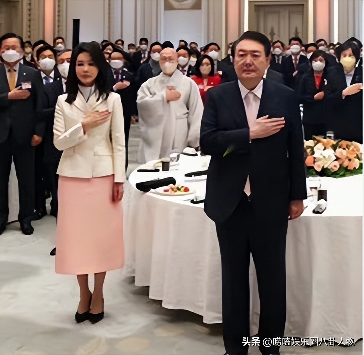 韩国第一夫人变低调，金建熙新年穿着好少女，吸取G20峰会教训