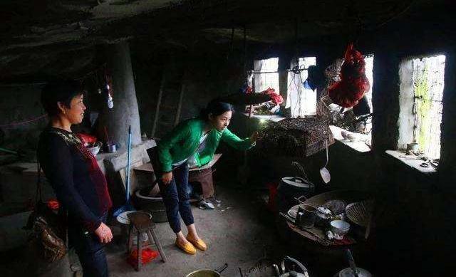 湖南大山里面住着一户人家,湖南大山有活人墓吗