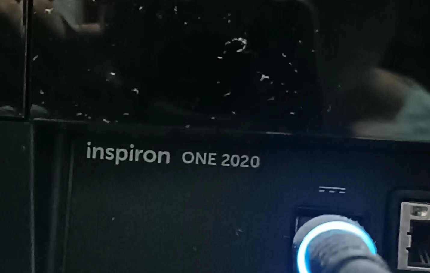 戴尔inspironone2320升级固态硬盘,戴尔inspironone2020一体机拆解