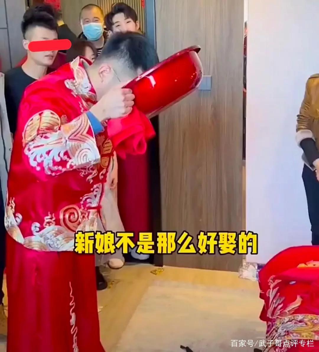 洗完脚把洗脚水喝了,洗完脚喝洗脚水