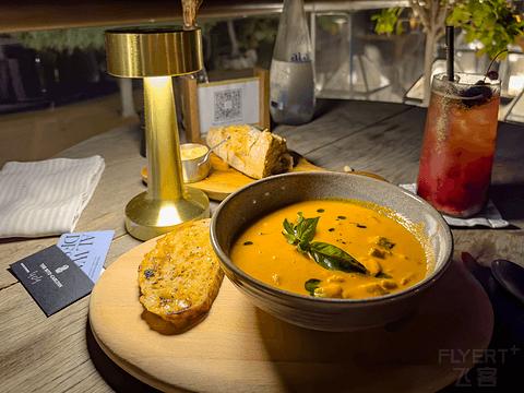 阿联酋丽思卡尔顿,阿联酋野奢帐篷