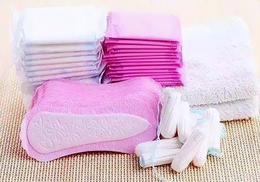 经期有直径8厘米大的肉状血块,女生来月经有血块子宫的变化