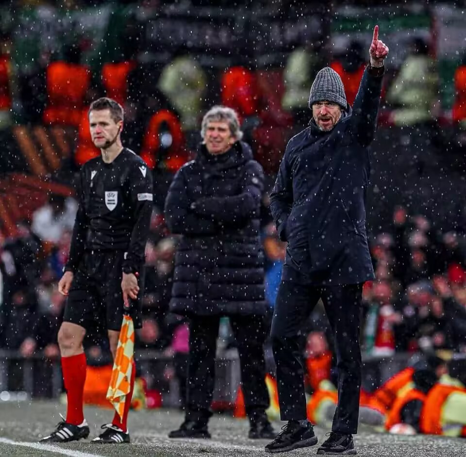 曼联4-1！惨败利物浦的罪人独造3球，“两个窝窝”哥滑跪眼含热泪