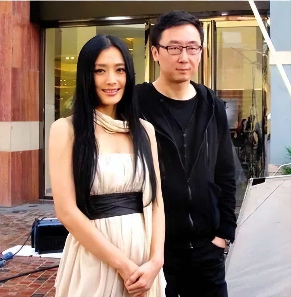 央视女主持人胡蝶有整容吗,主播胡蝶几岁嫁陆川