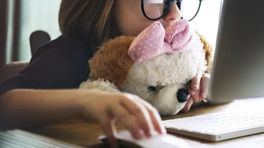 现在的大学生每天都在干嘛？为什么很多连毕业证都混不到？