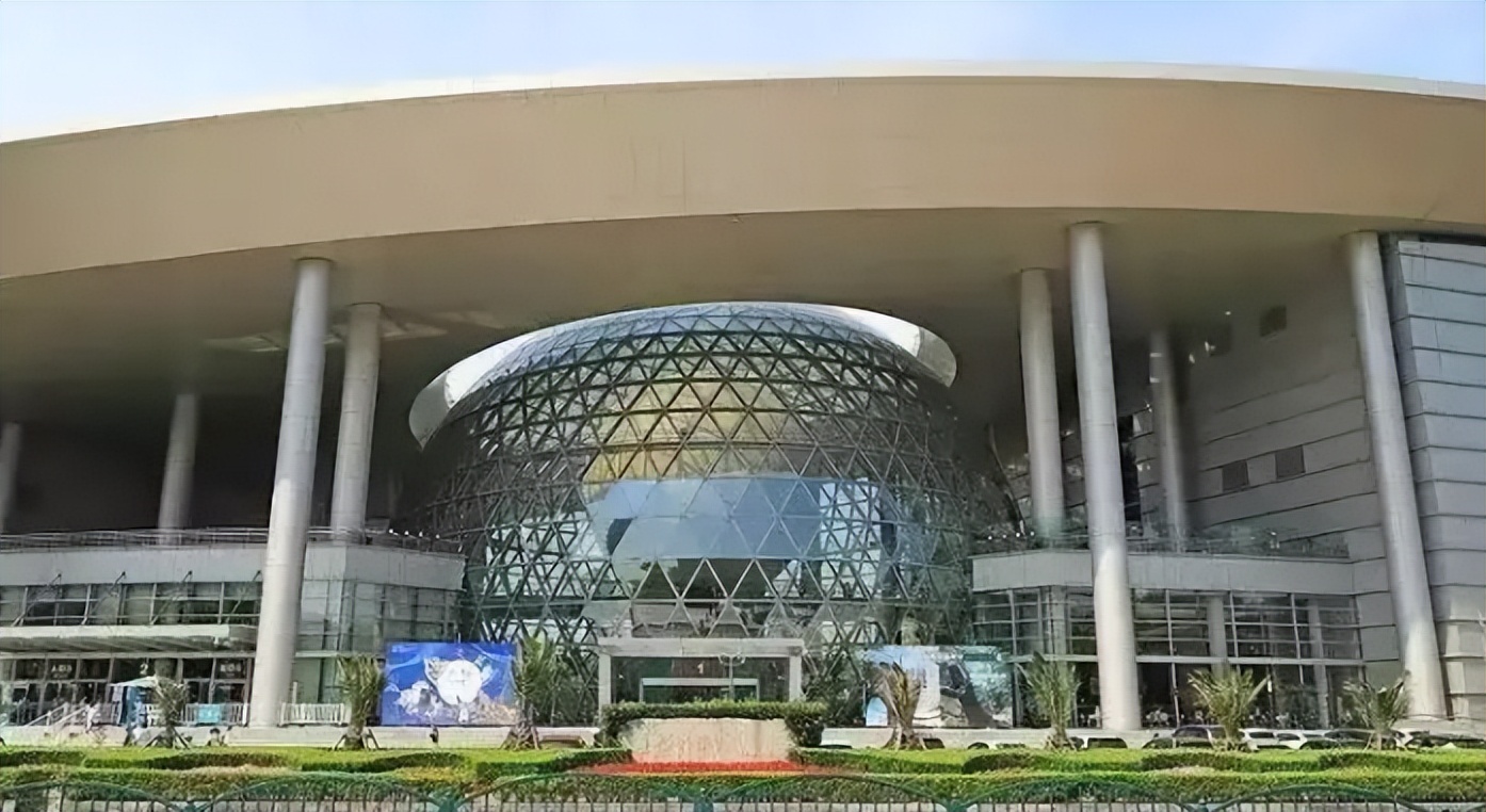 上海科技馆坠楼事件最后处理结果,上海科技馆母女坠楼事件是真是假