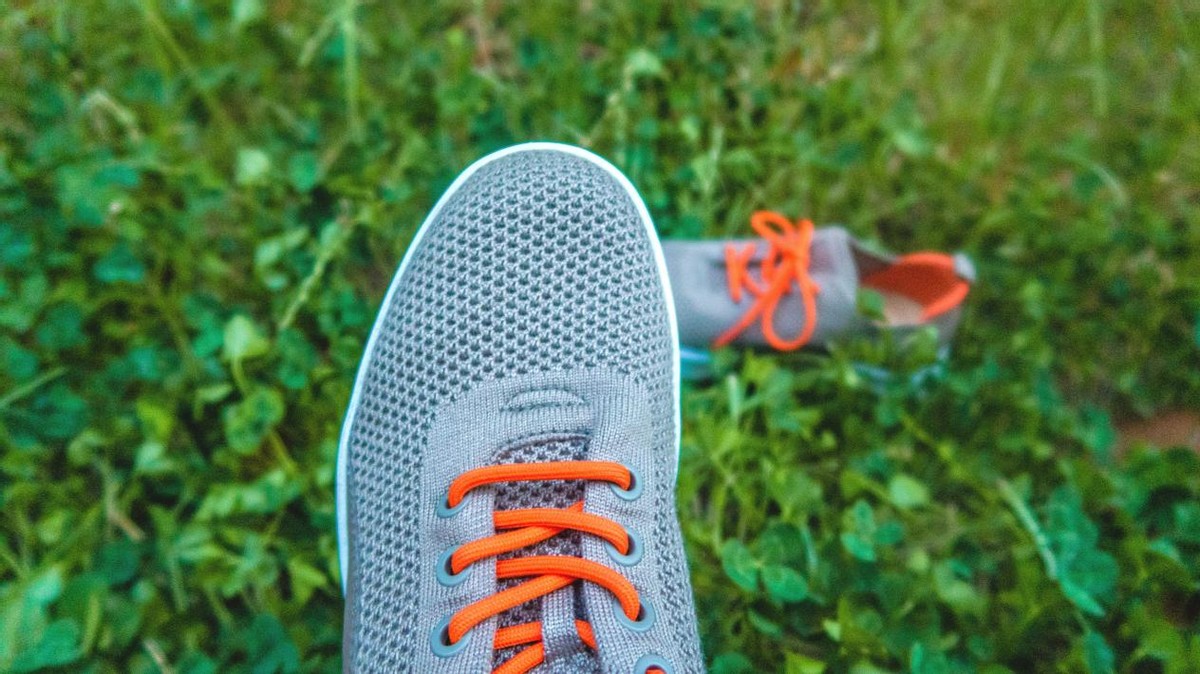 休闲跑步鞋夏季透气,秋季商务透气休闲鞋推荐