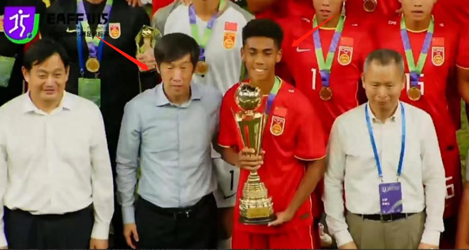 中国足球希望之星，1米9黑人混血队长已碾压东亚，高洪波喜笑颜开