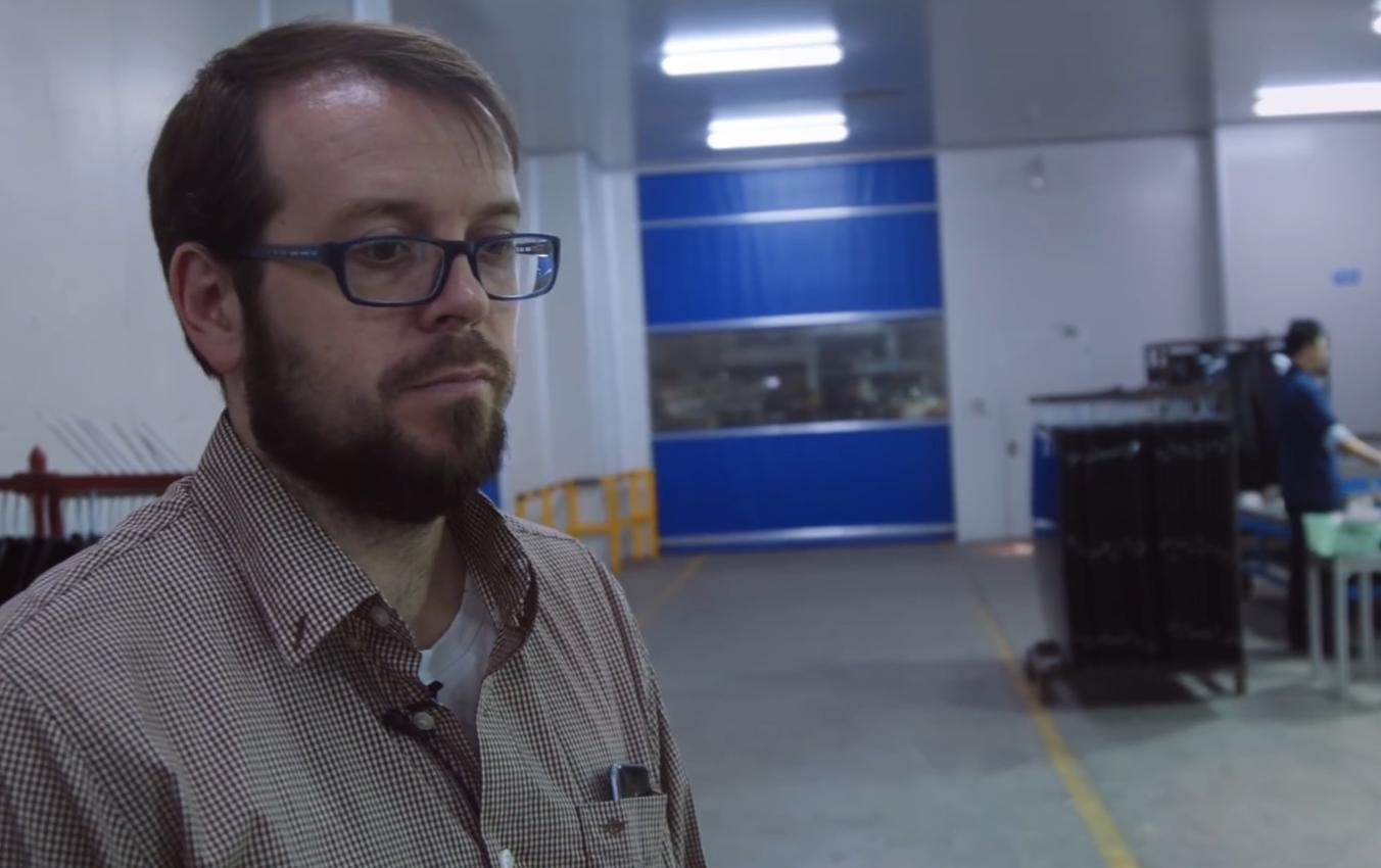 美国工厂流水线工人一个月多少钱,美国穷人上班