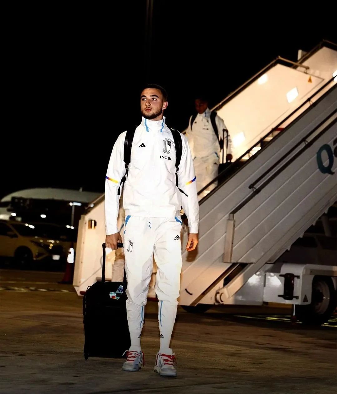 世界杯帅气球员西装,世界杯阿根廷男模队西装照高清