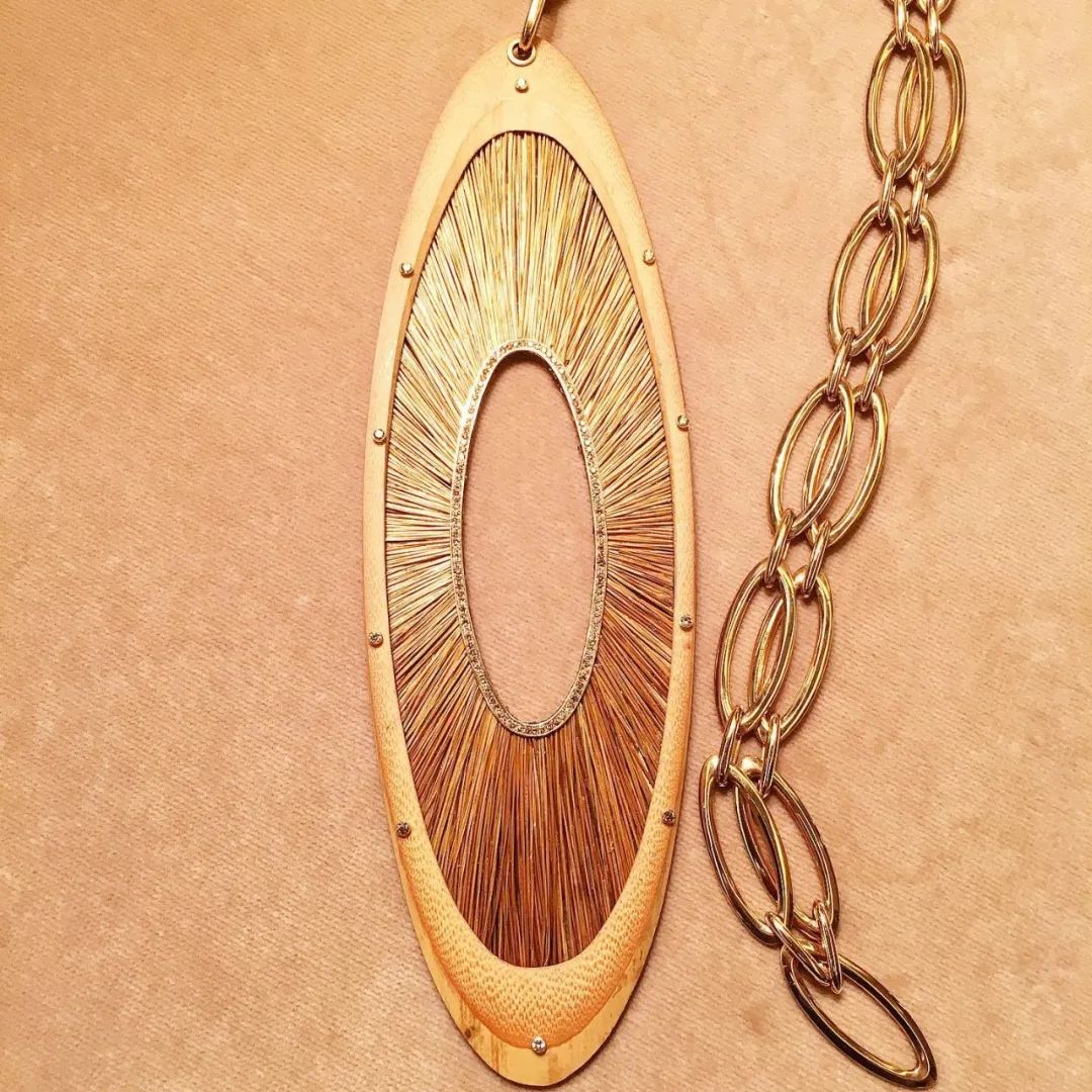 登上苏富比、用各种奇特新材质……邀你进入这位意大利设计师的珠宝新世界