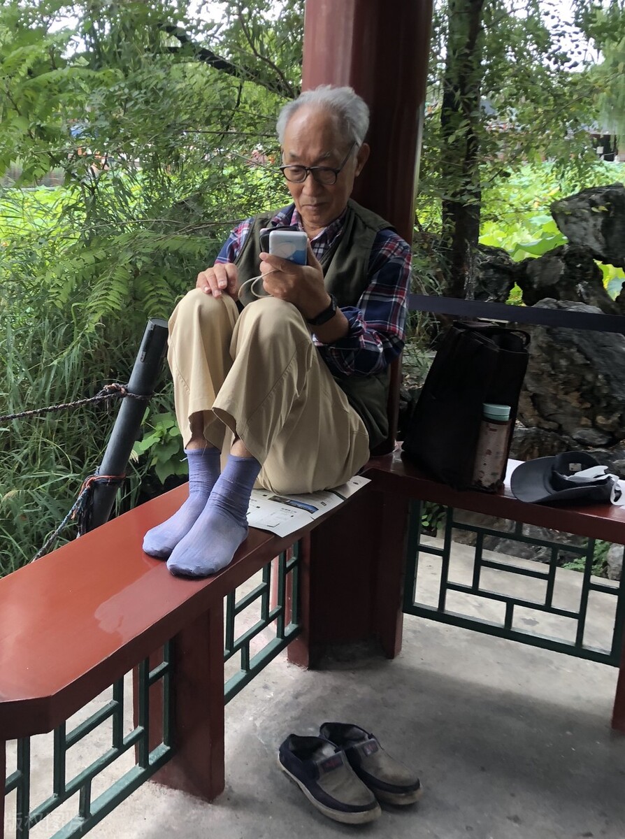 为上海的好房东黄老爹夫妇点赞！为上海的好房东黄老爹夫妇喝彩