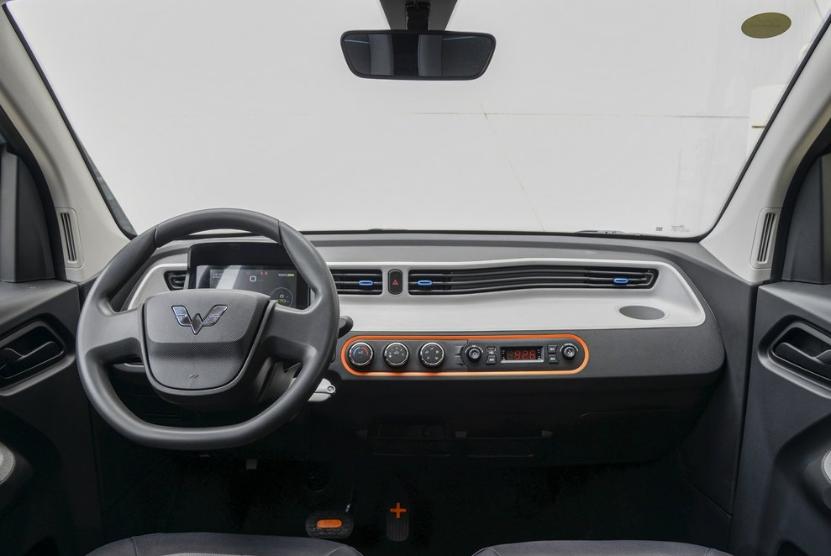 五菱宏光miniev2020和2021区别,五菱宏光miniev2021款对比2020款