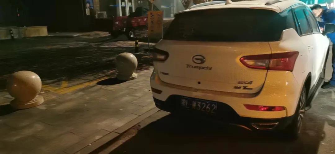 违停曝光平台,违停曝光的车辆