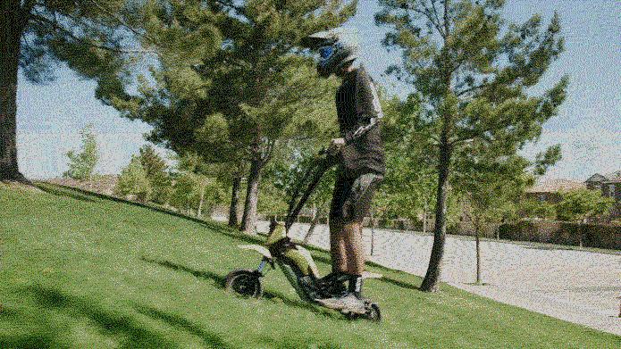 最新迷你电动滑板,迷你电动越野滑板