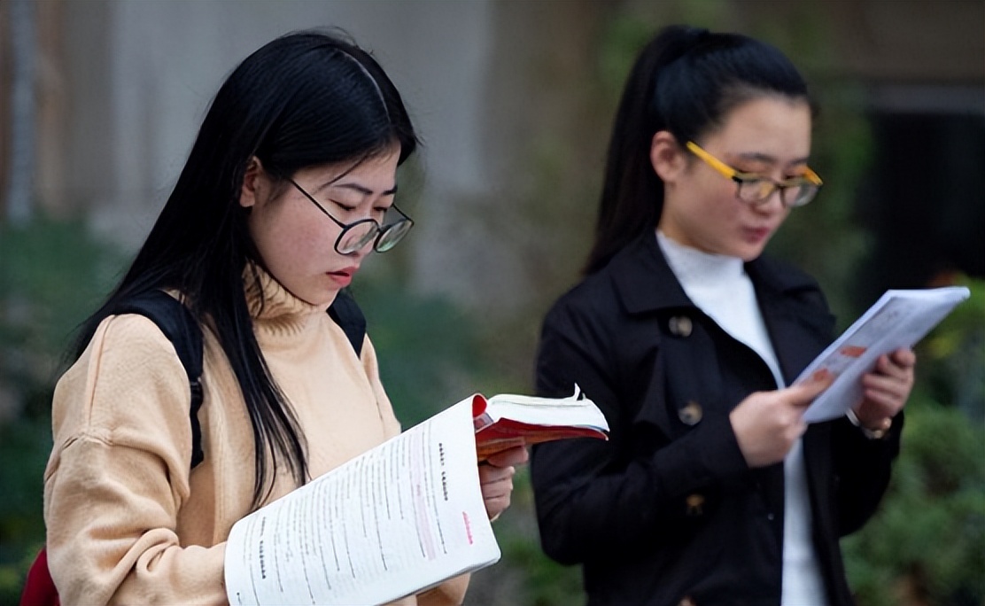 公务员工作日禁止饮酒规定,公务员实行最严禁酒令