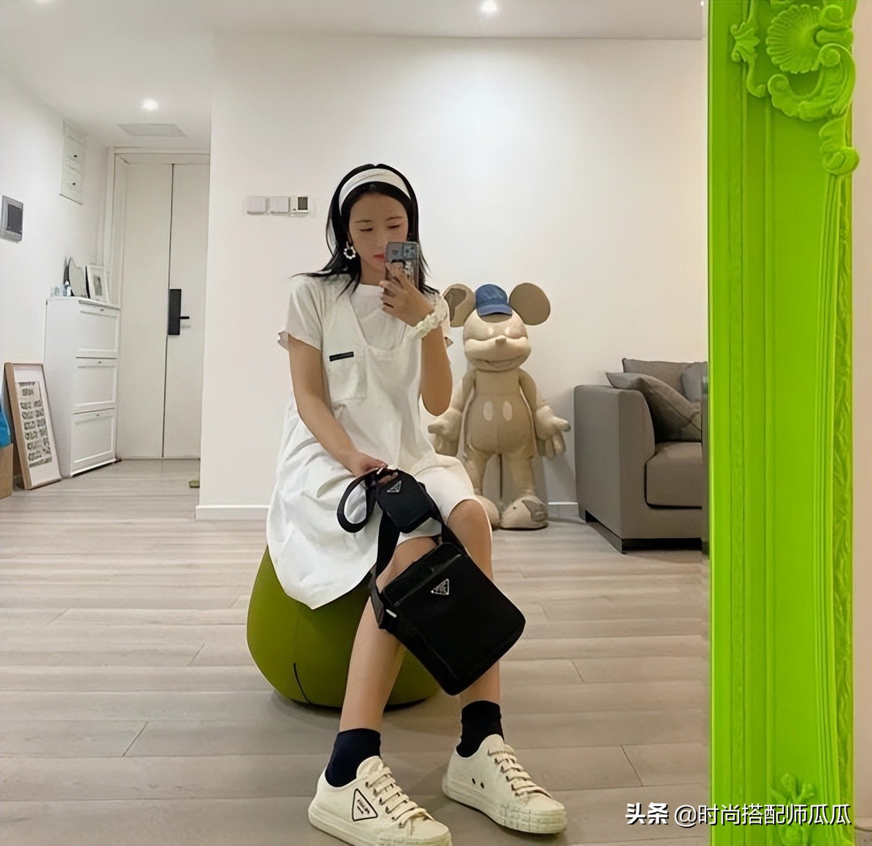 黑色的高帮帆布鞋配长裙子好看吗,黄色帆布鞋搭配什么裙子最好看