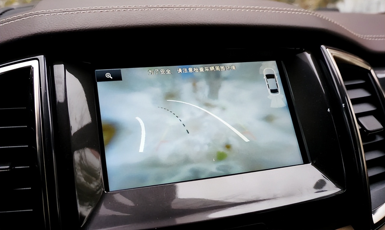 倒车影像模糊解决方法名图,倒车影像模糊去哪里处理