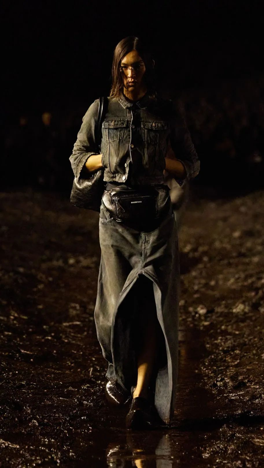 balenciaga泥土秀,balenciaga秀