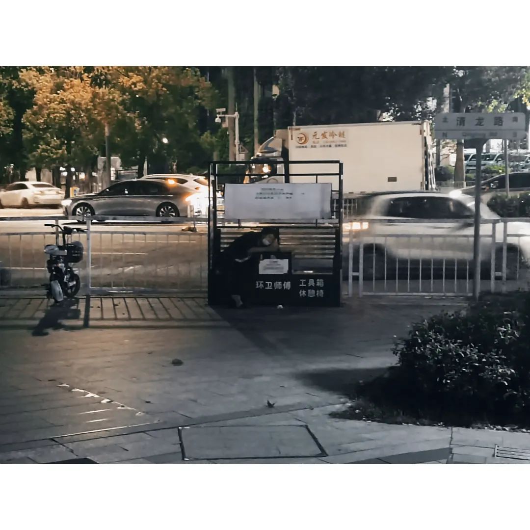 三和青年调查实录：龙华汽车站，这里是深圳最特殊的地方