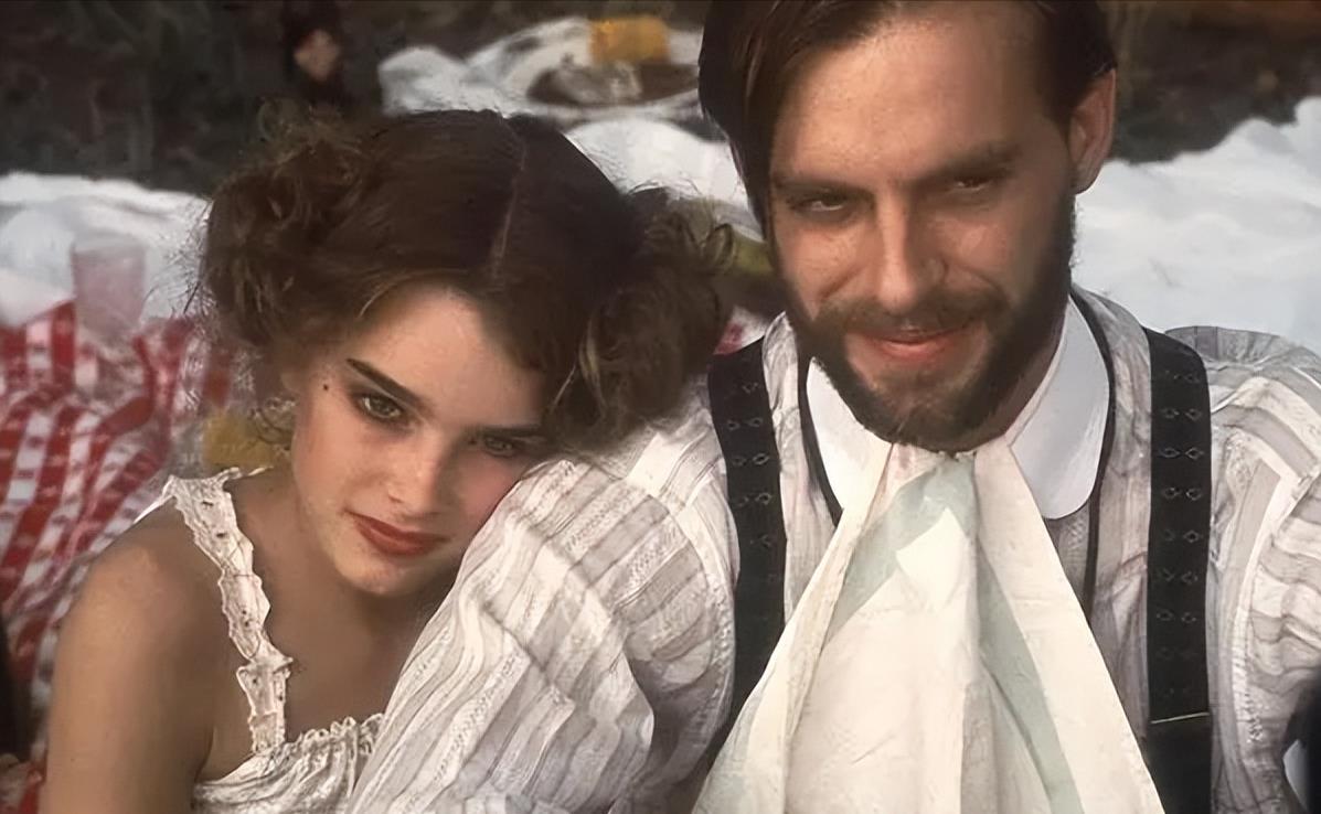 10岁她赤身露体，20岁又声称自己还是处女，“美国舒淇”裸照丑闻