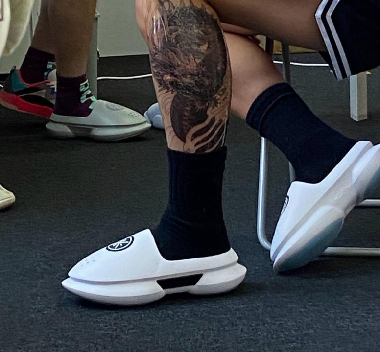 李宁2019新品鞋子,李宁闪击拖鞋测评