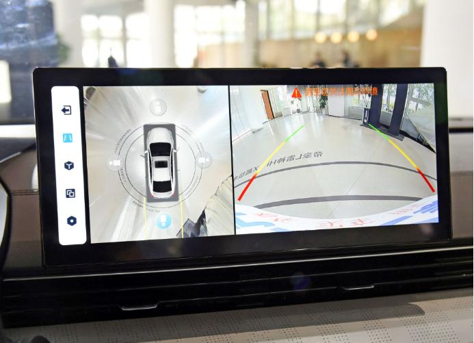 轩逸、朗逸该退位了，10万级首选吉利帝豪LHi·P，油耗低、够安全