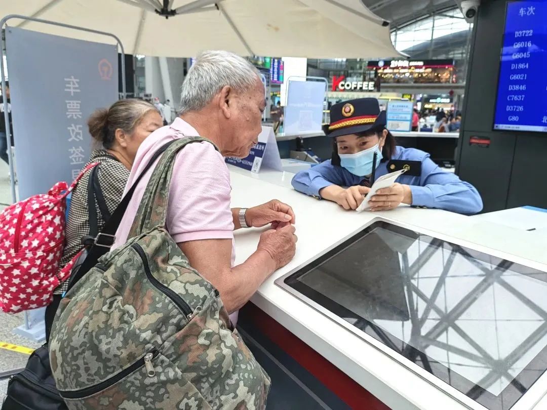 动起来为新的力量喝彩歌词,动起来给生活添点彩的图片