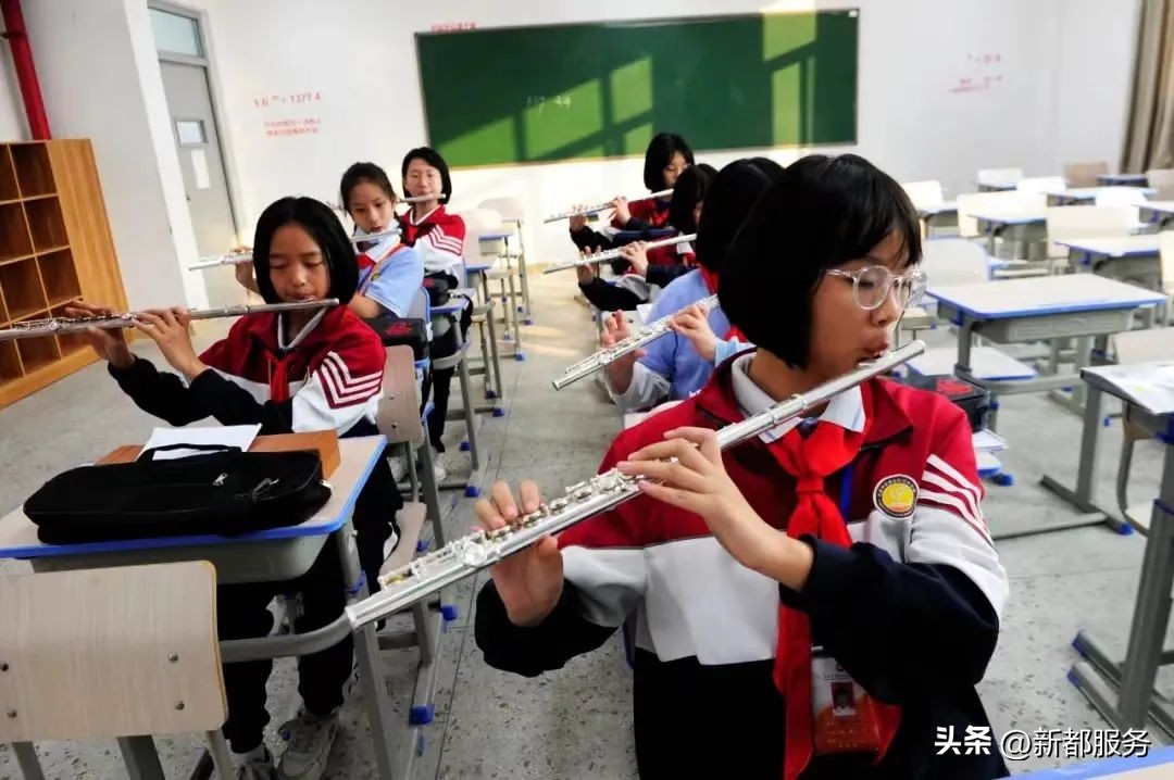 祝贺新学校,新都市区重点学校