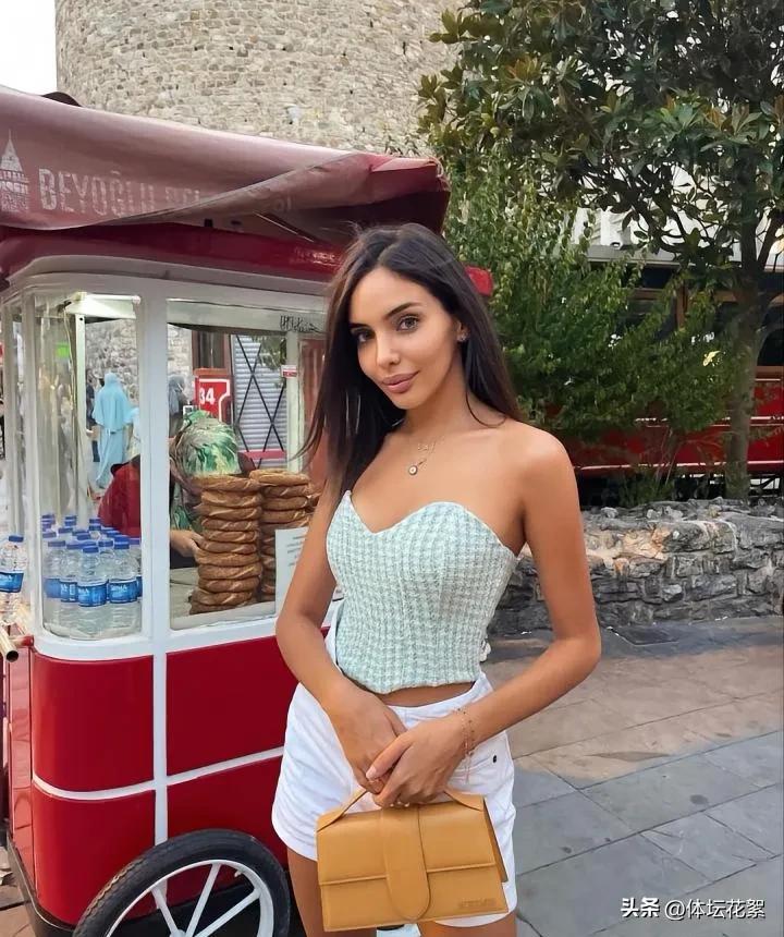 曼城大将京多安妻子蜜月照片,京多安老婆莎拉写真