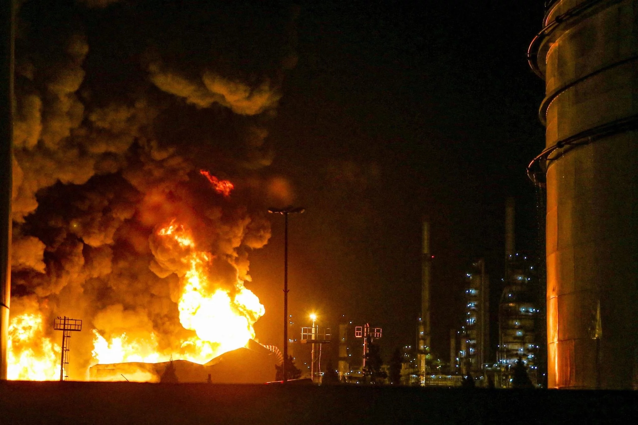 伊朗报复以色列导弹被拦截了吗,伊朗报复对以色列空袭伊朗基地