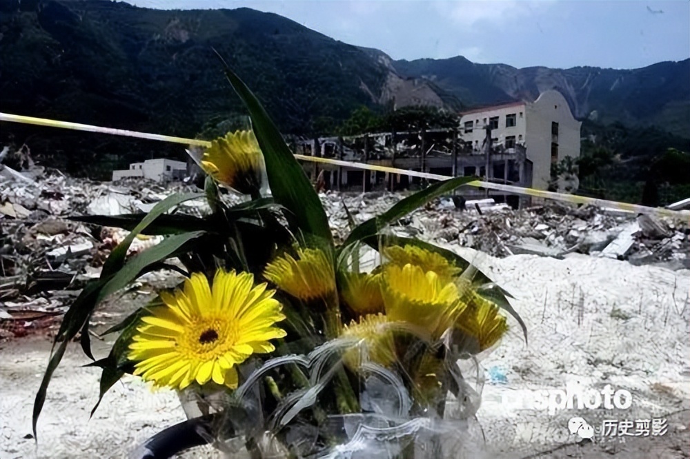 汶川地震15周年：100张照片，100个让人泪流满面的瞬间