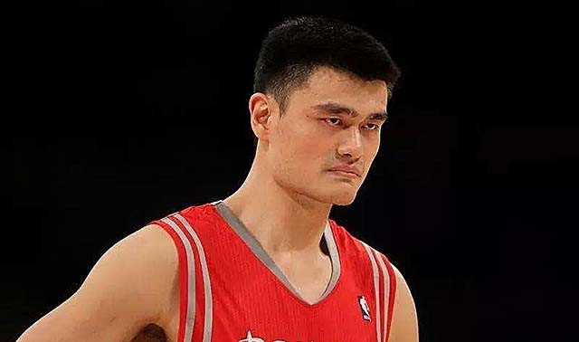 姚明和老婆叶莉成全场焦点,姚明妻子叶莉的简历