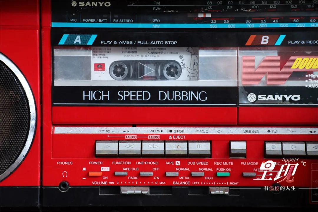 “宝藏青年”从北京到威海，在海边开复古咖啡馆，择一城等一人