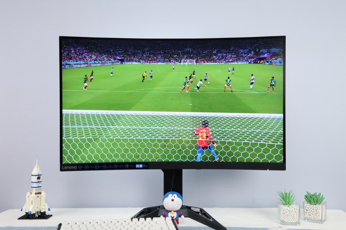 大屏幕看足球赛,联想g32qc显示器