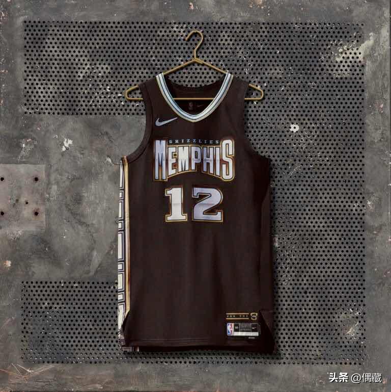 限量7张！TheDugout上架C罗超大幅签名海报