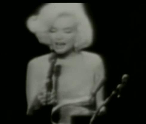 肯尼迪喜欢赫本还是玛丽莲梦露,梦露肯尼迪赫本是同时期的恋人吗